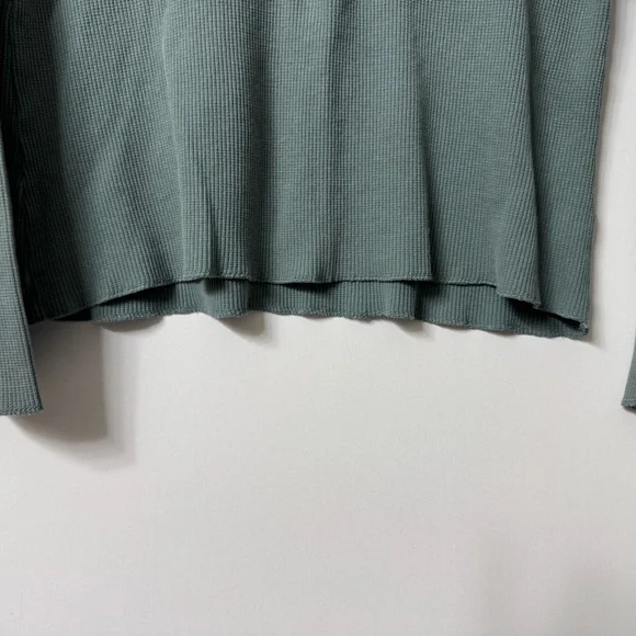 Sundance Henley, top, L, blue/gray, V-neck with 6 buttons, long sleeved Like new - Picture 5 of 9